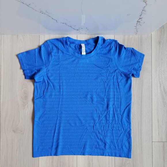 Lululemon Shirt Womens 10 Wild Bluebell Breeze Short Sleeve Squad Lightweight - Picture 1 of 6